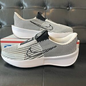 Nike Interact Run EasyOn Phantom White Black